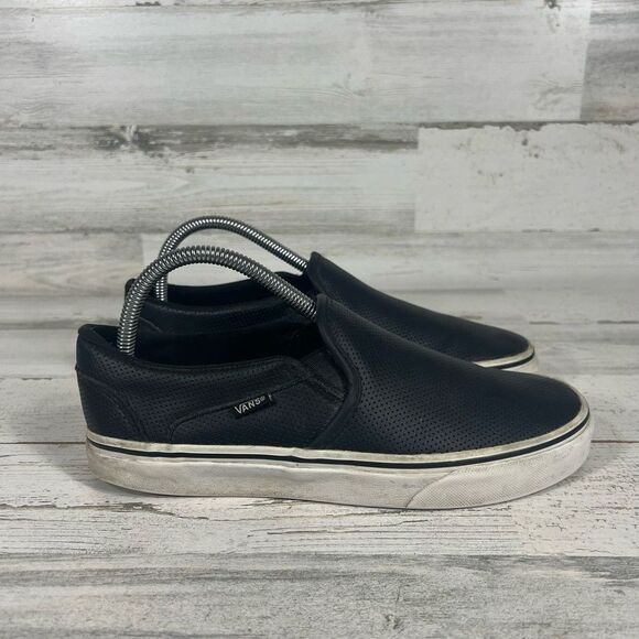 Vans Women's Perforated Classic‎ Slip On Leather Sneakers Black Size 8.5 - Picture 1 of 8